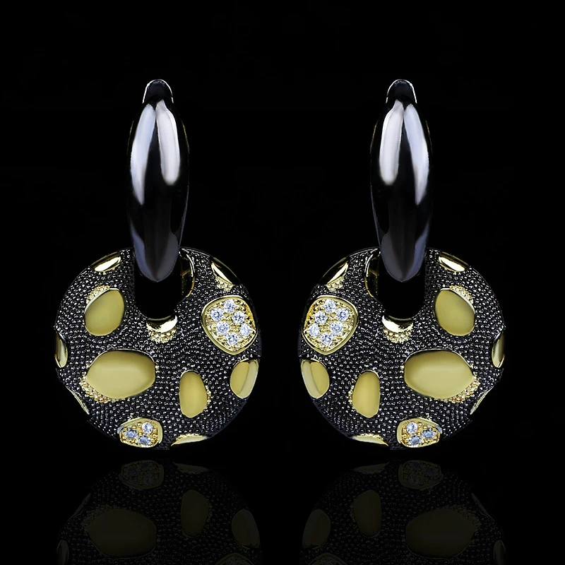 2021 New Women's Earrings Exaggerated Disc Hollow Pendant Earrings Unique Black Gold Jewelry Party Gift Gold Earings