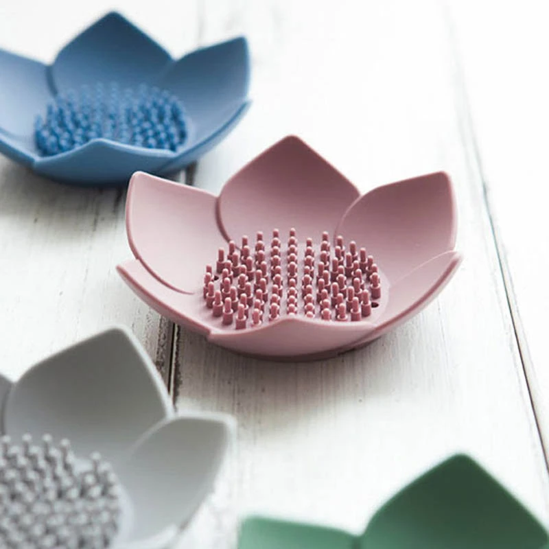 Soap Box Lotus Shape Non-slip Portable Silicone for Water Draining Solid Color Draining Soap Dish Bathroom Accessories