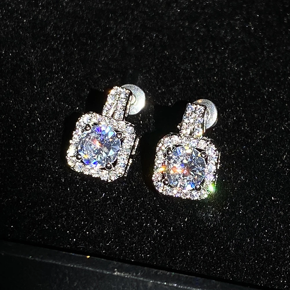 Huitan Bling Bling CZ Zircon Women Stud Earring Delicate Shape Wedding Engagement Party Bridal Earrings High Quality Jewelry