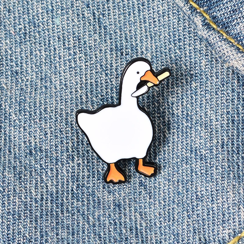 Ins Tide Creative Cartoon Untitled Goose Game Game Big Goose Brooch Cute Enamel White Goose Badge all-match Clothing Accessories