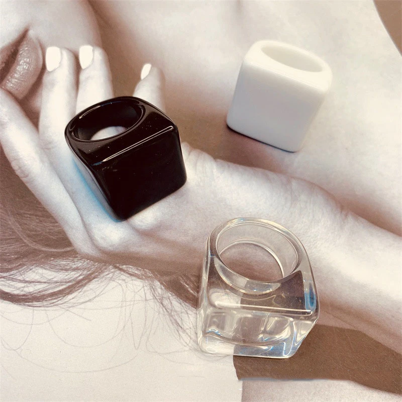 Vintage Geometric Square White Black Color Resin Big Finger Rings For Women Fashion Transparent Acrylic Ring For Couple jewelry