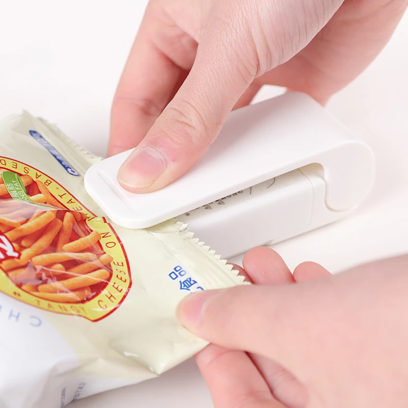 Portable Mini Sealer Home Heat Bag Plastic Food Snacks Bag Sealing Machine Food Packaging Kitchen Storage Bag Clips Kitchen Home