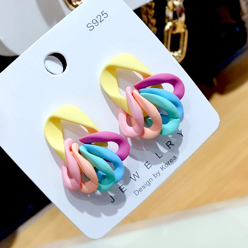 2021 Candy Color Arylic Earrings Summer Trendy Women Earrings Colored Simple Claw Earring Girls Macaron Color Cute Chain Earring