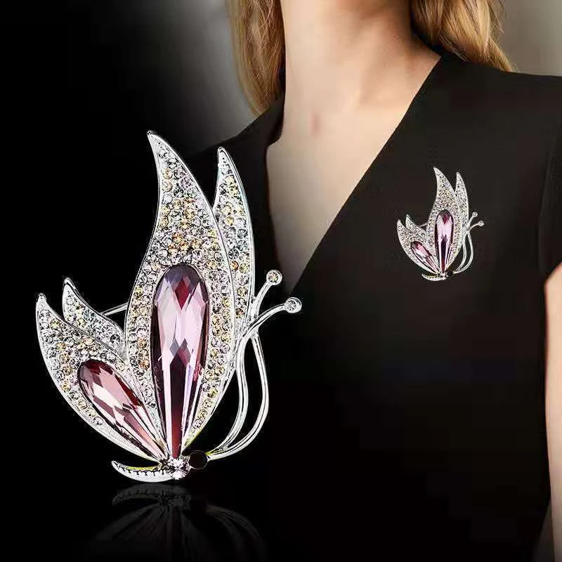 Japan and South Korea Elegant Crystal Brooch Women 2021 Fashion Sweet Corsage Temperament Girl Gift Clothing Accessories