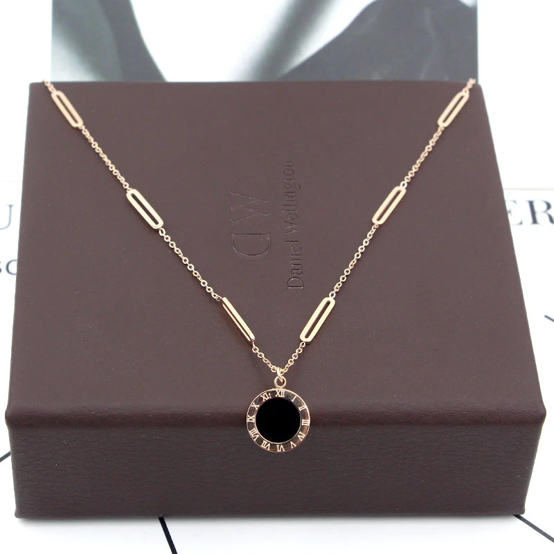 Fashion Women Necklace Stainless Steel Black White Shell Necklaces With Roman Numeral Luxury Women Wedding Jewelry Collars N078