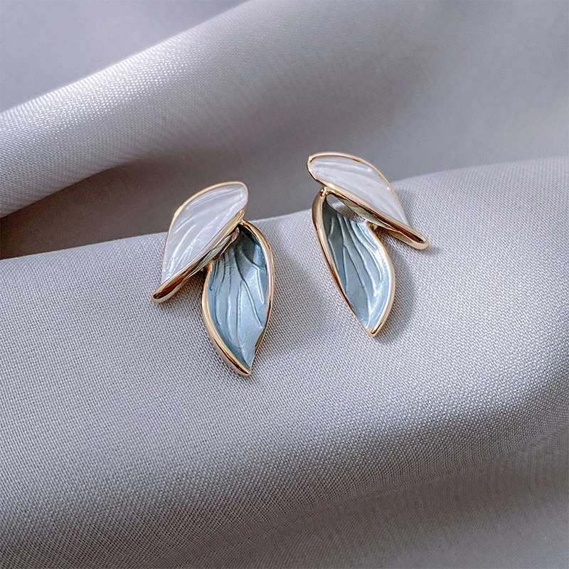 2021 New Arrival Metal Trendy Summer Fresh Lovely Sweet Grey Leaf Dangle Earrings For Women Fashion Metal Jewelry