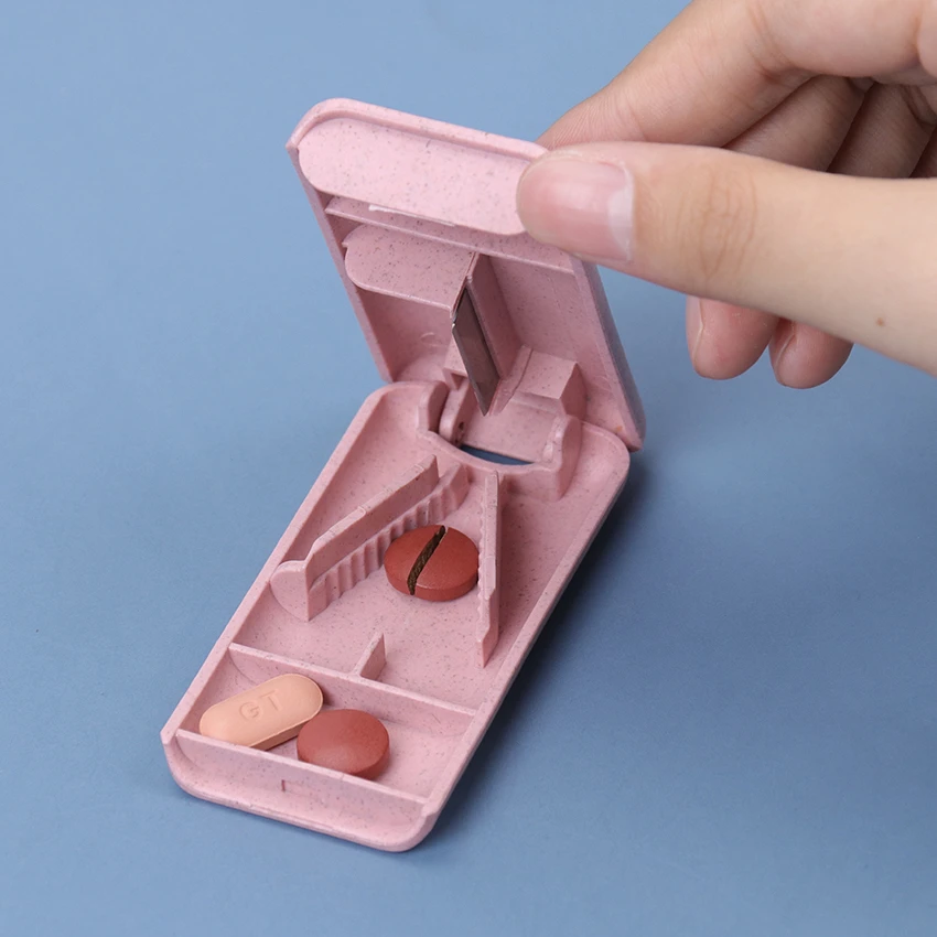 1PC Medicine Pill Holder Tablet Cutter Splitter Pill Case Mini Useful Portable Storage Box Pill Tablet Pill Cutter Divider