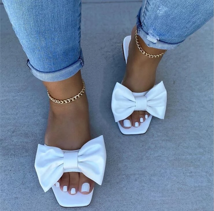 Spring/summer new 2021 outdoor flat leather bow non-slip beach lady slippers casual all-match fashion women sandals