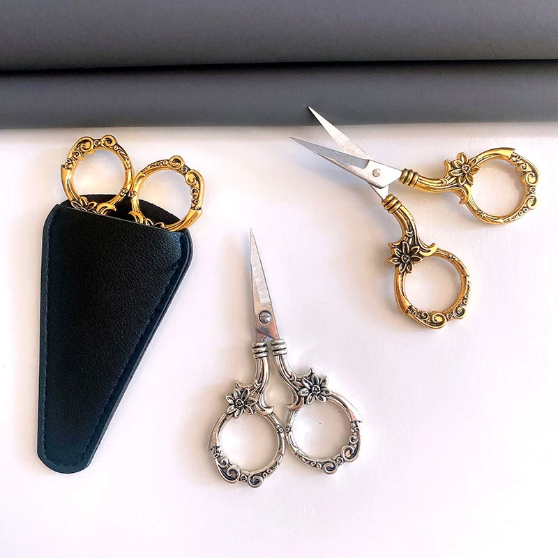 1Pcs Stainless Steel Vintage Tailor Scissors Floral Sewing embroidery scissors Short Fabric Cutter with Leather Protective Cover