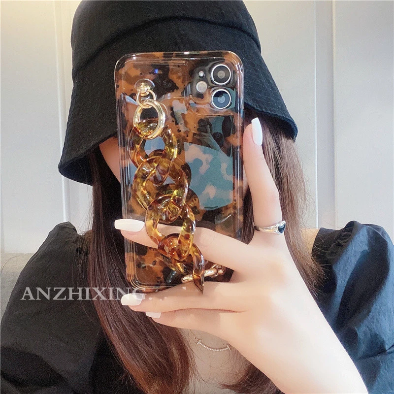 Korea Amber Wrist bracelet chain Phone case for iphone 11 12 Pro Max MiNi XR X XS 7 8 plus SE 2020 Simple silicone Back cover