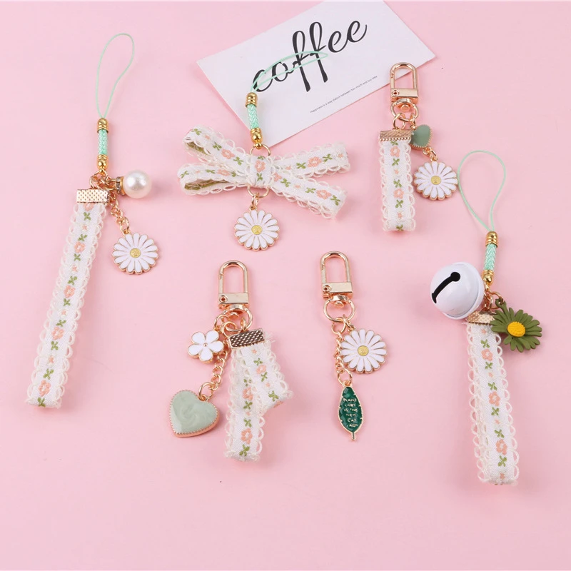 Cartoon Japan Small Daisy Flower Keychain For Women Key Chains Ring Bell Ribbon Car Bag Pendent Charm Airpods Accessories K41