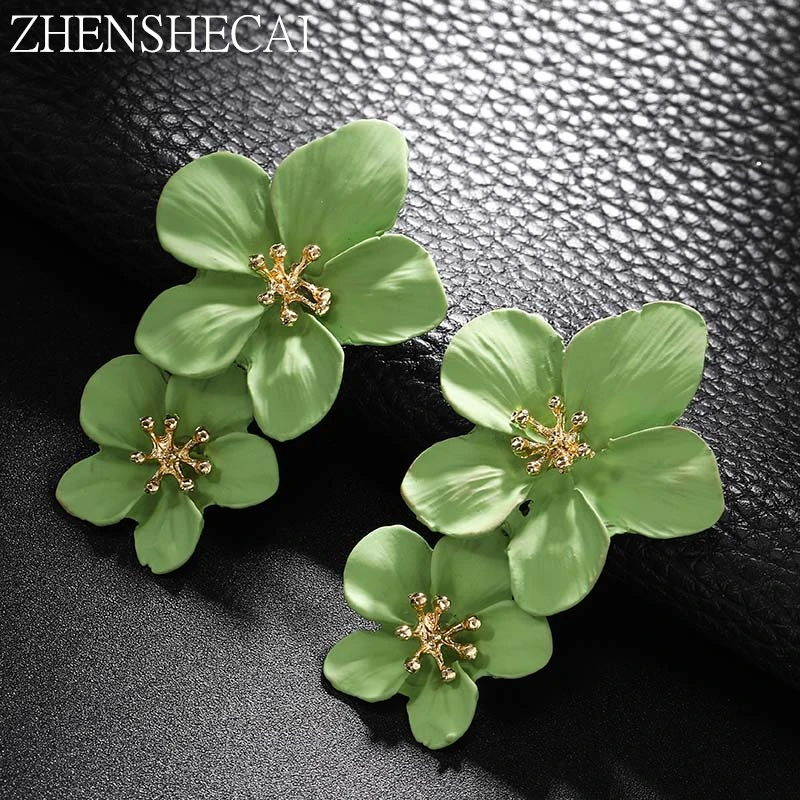 New 2021 Metal FLOWER Earrings For Women Small Fresh Drop Earrings Pink White Color Fashion Flowers Woman Hyperbole Jewelry