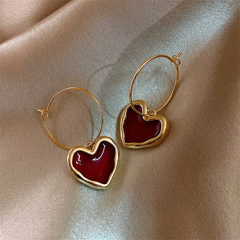 Sweet Burgundy Enamel Heart Earrings for Women Girl Gold Color Metal Love Heart Hanging Dangle Earrings Vintage Jewelry