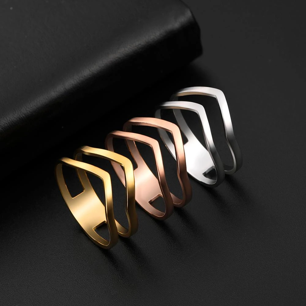 Skyrim 2021 Simple Geometrical Wave Ring Stainless Steel Gold Color Party Finger Rings Jewelry Birthday Gift for Women Girls