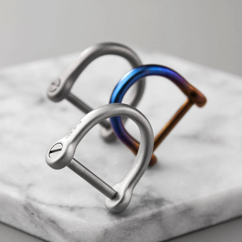 Titanium Car Key Ring Horseshoe Buckle Lightweight Titanium Keychain Color Key ChainsHigh-End Key Chain Accessories