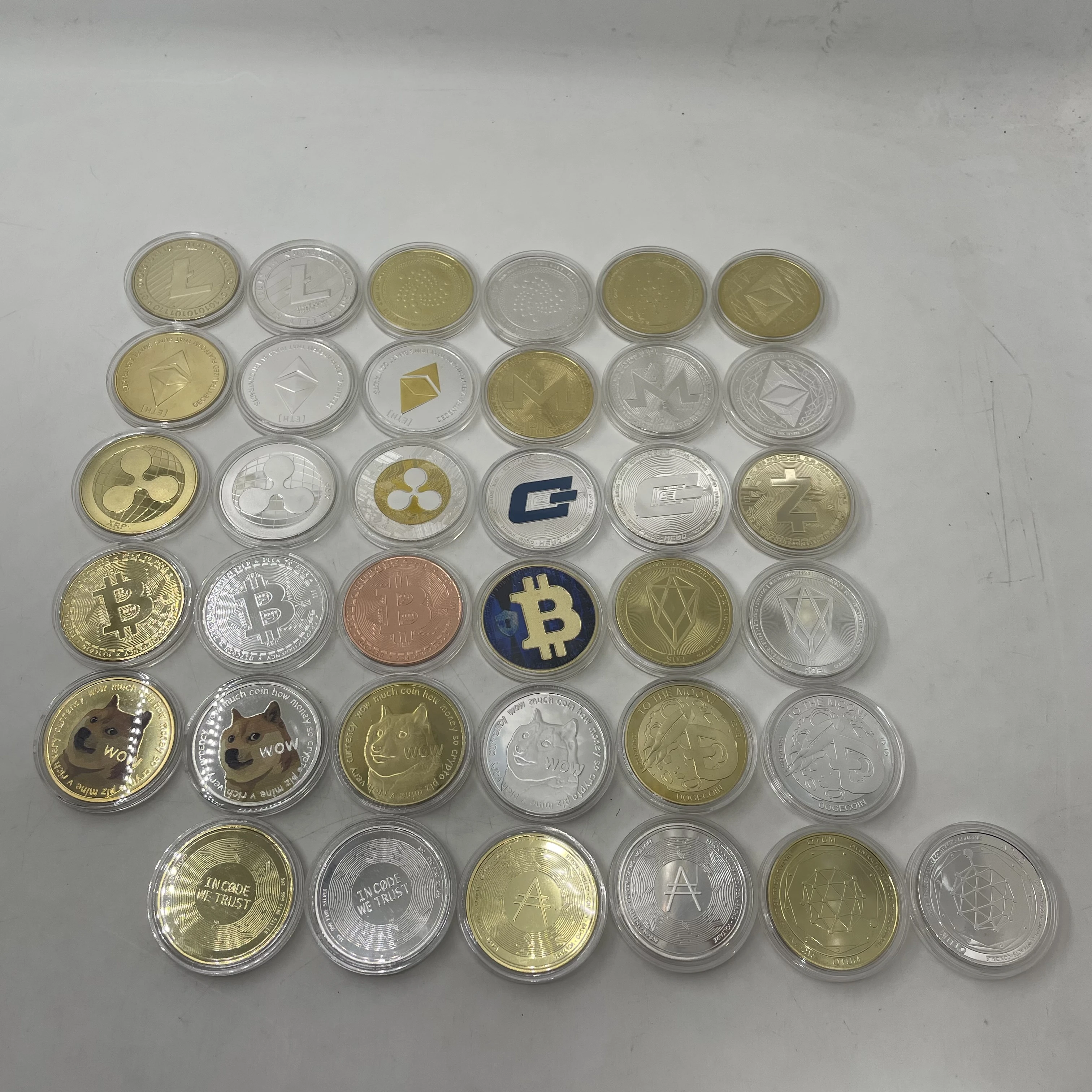 Dogecoin Coin Gold Plated Bitcoin BTC Coin Ethereum Litecoin Dash Ripple XRP EOS Binance BNB Gold Ada Cardano Crypto Coin Collec