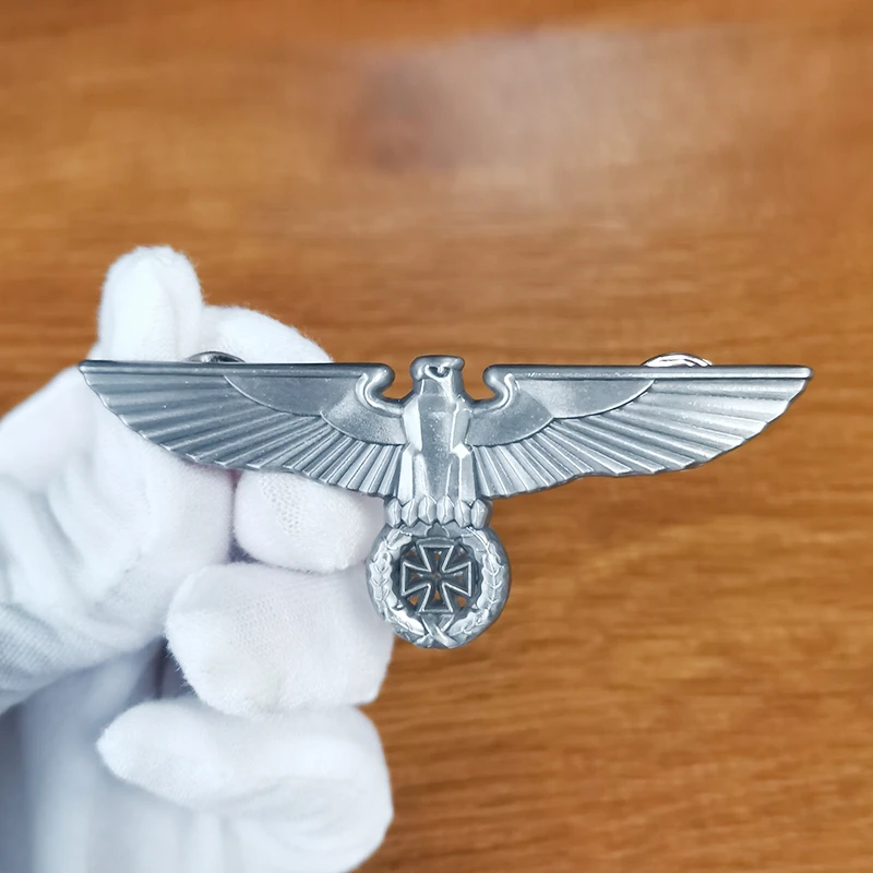 German Eagle Iron Cross Wreath Metal Badge Pin Military Army Brooch Vintage Decor