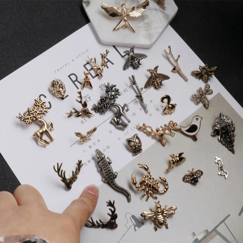 Multiple Styles Cute Animal Insect Series Enamel Brooch Collar Needle Men and Eomen Shirt Collar Clip Pin Clothing Decoration