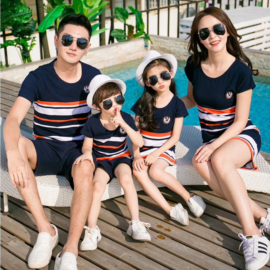2020 Summer Striped T-shirt Outfits Mother And Daughter Dresses And Father Son Baby Boy Girl Family Matching Family Outfits