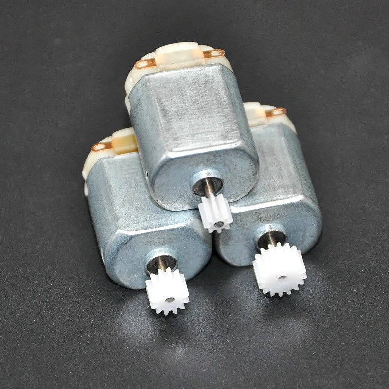 Free Shipping 3Pcs/ 130 Small DC MOTOR 3 to 5V Miniature motor four-wheel motor small+(Gear package 3pcs)