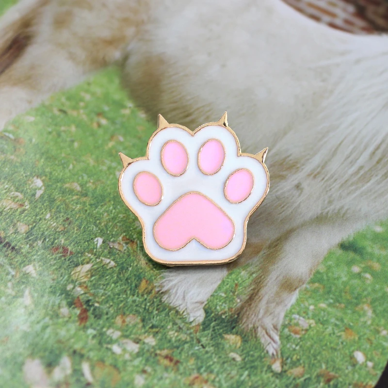 XEDZ The new  Creative Zinc alloy Pink metal Dog Cat Paw Brooch Personality icon Shirt  Fashion Friends Couple Children Jewelry