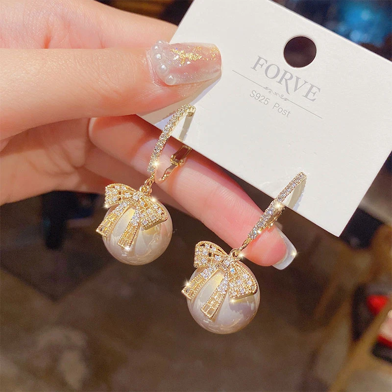 2021 New Fashion Korean Oversized White Pearl Drop Earrings for Women Bohemian Golden Round Zircon Wedding Earrings Jewelry Gift