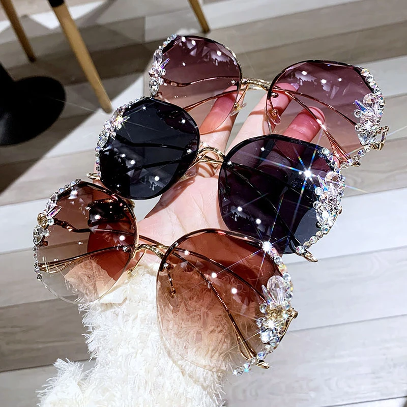 Fashion Luxury Sunglasses Bling Rhinestone Sun Glasses Vintage Shades for Women Big Diamond Eyeglasses Gafas De Sol Mujer 2021