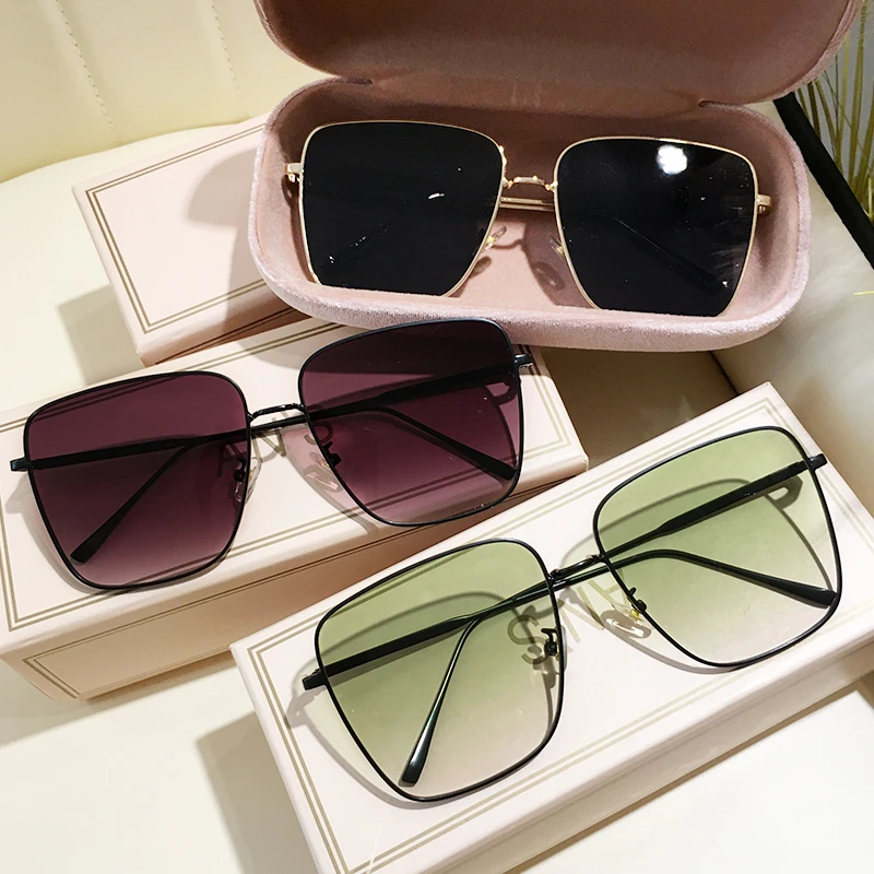 2020 Green Sunglasses Oversized Women Brand Design 90s Vintage Square Metal Frame Fashion Gradient Lens Sun Glasses Female S275