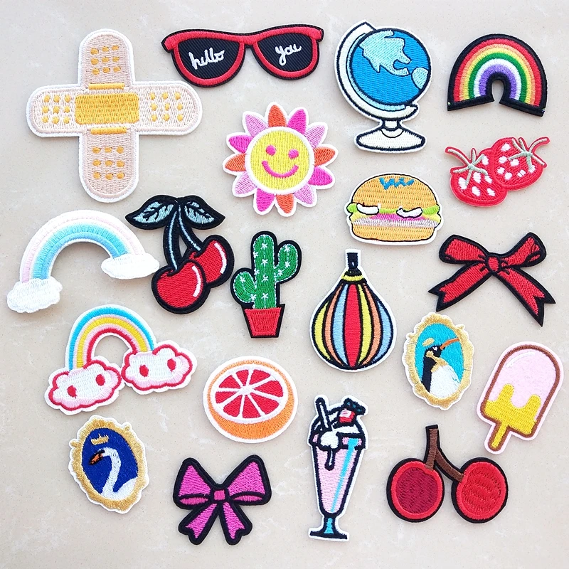 Fashion DIY Patches Cute animal Embroidery Patches for T-shirt Iron on Child kids Appliques Clothes jeans Stickers Badges patch