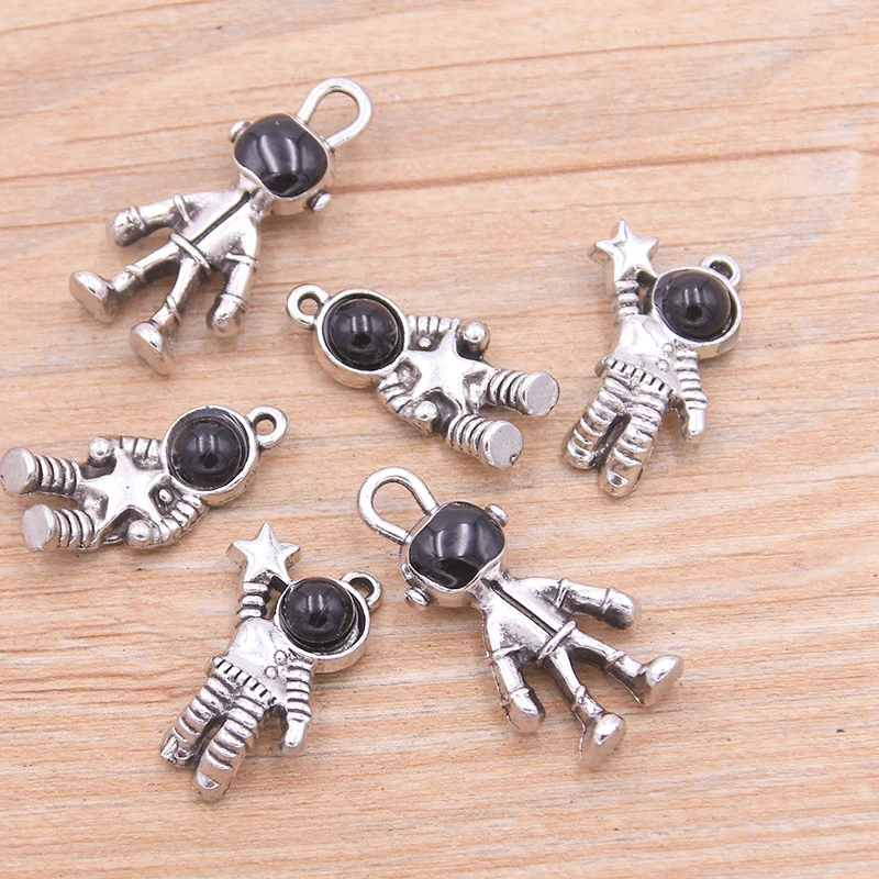 PULCHRITUDE 10pcs 3 Style 3 Size Metal Alloy Photo Color Alien Charms Astronaut Pendants For Jewelry Making DIY Handmade Craft