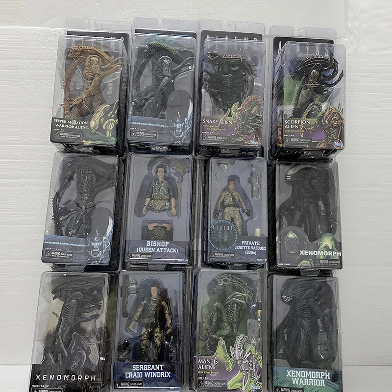 Alien Figure Scorpion Snake Mantis Gorilla Bishop Queen Face Hugger Dog Sewer Mutation Warrior Xenomorph Predator Figure Toy