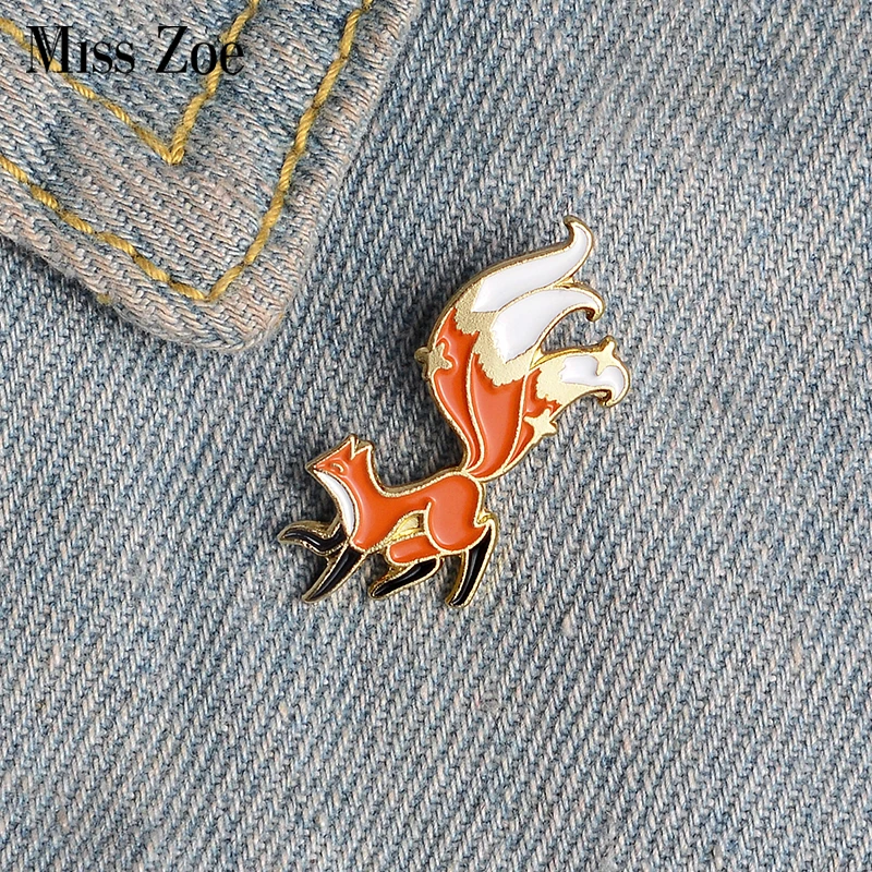 Little Fox Enamel Pin Custom Mini Animal Brooches for Shirt Lapel Backpack Cartoon Big Tail Fox Badge Jewelry Gift for Friends