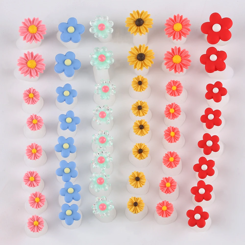 8 Pcs/Set Toe Silicone Separator Pedicure Flower Waterdrop Crystal Diamond Pearl Separator Nail Art DIY Foot Care Tool