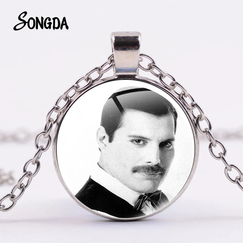 Rock Band Freddie Mercury Pendant Necklace Popular Music Star Photo 4 Colors Long Chain Glass Crystal Jewelry Fans Gifts