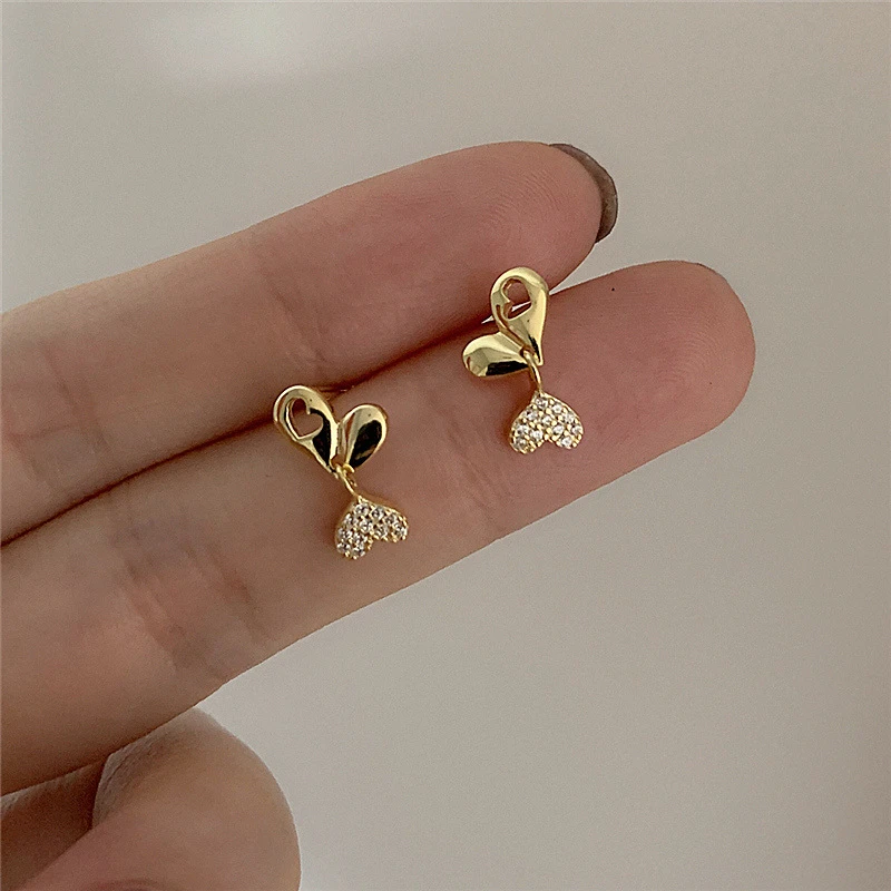 2020 New Arrival Classic Crystal Exquisite Hollow Heart Stud Earrings For Women Geometric Gold Color Metal Party Gifts