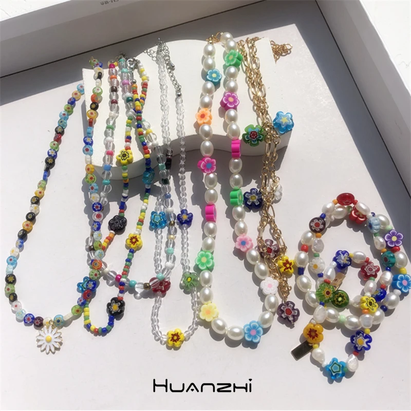 HUANZHI 2020 New Korea Sweet Metal Chain Transparent  Colorful Beaded Irregular Flowers Pearl Necklace for Women Party Jewelry