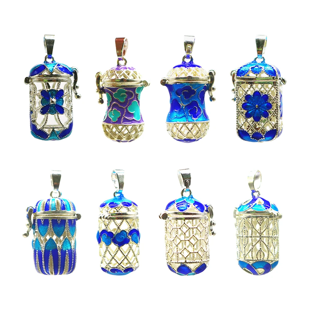 Essential Oil Diffuser Pendant Perfume Cage Locket Hollow Out Enamel Bottle Fashion Pendant for Necklace Keyring