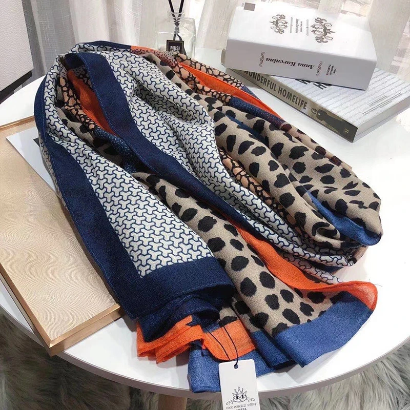 2020 Luxury Brand Winter Scarf Ladies Cotton Warm Pashmina Raising Ladies Leopard Scarf Women Muslim Turban British Print