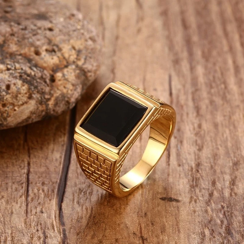 Men High Quality Metal Punk Black Stone Gold Ring Europe and America Style Rock Party Jewelry
