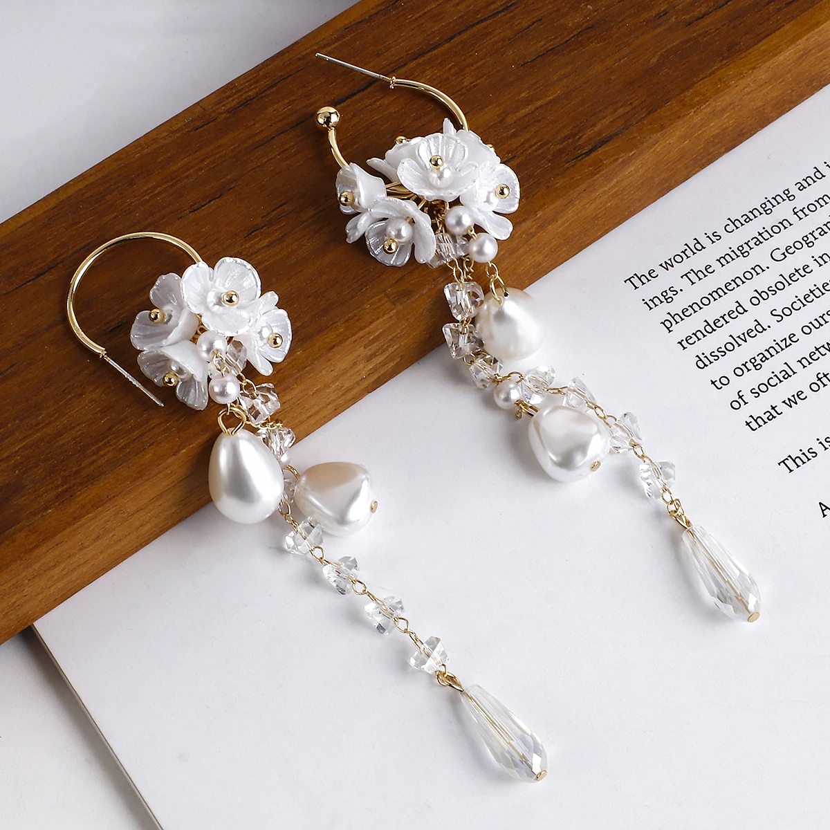 Lifefontier Fashion Long Tassel Simulated Pearl Drop Earrings Big Crystal Bead Flower Petal Earrings for Women Wedding Jewelry