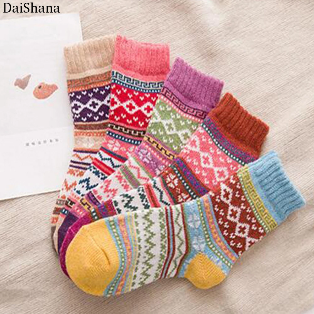 1 pair Casual Womens Soft Thick Warm Socks Rabbit Wool Blends Warm Winter Socks Womens Retro Style Colorful Breathable Socks