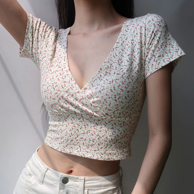 2021 Vintage Floral Tops for Women Deep-V T-shirts Short Design Above Belly Slim Tops Tees Women Summer Clothing
