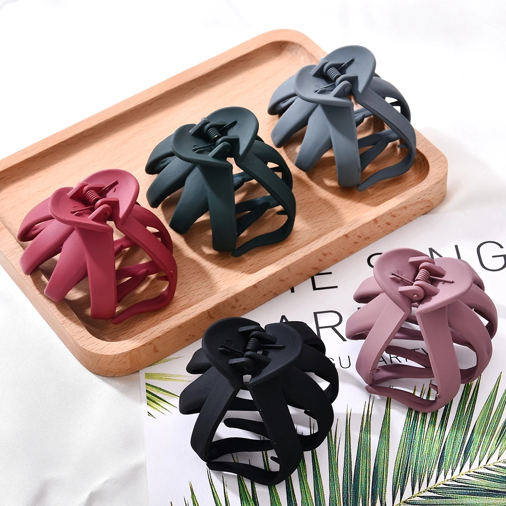 Solid Geometric Hollowing Large Hair Claw Crab Clamp Hair Clip Hair Accessories Ponytail Clip For Women Girls  Para El Cabello