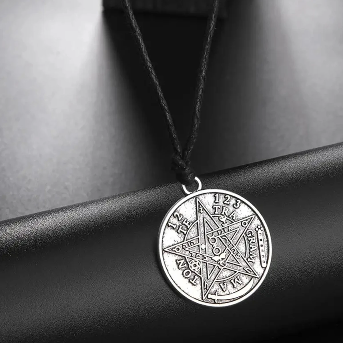 LIKGREAT Satan Tetragrammaton Pentagram Pentacle Pendant Round Necklace Silver Color Wicca Amulet Talisman Jewelry Accessories