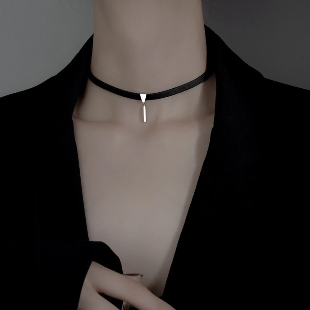 New Design Simple Ladies Clavicle Chain Neck Fresh And Luxurious Word Black Cool Ribbon Temperament White Pendant Jewelry Gift