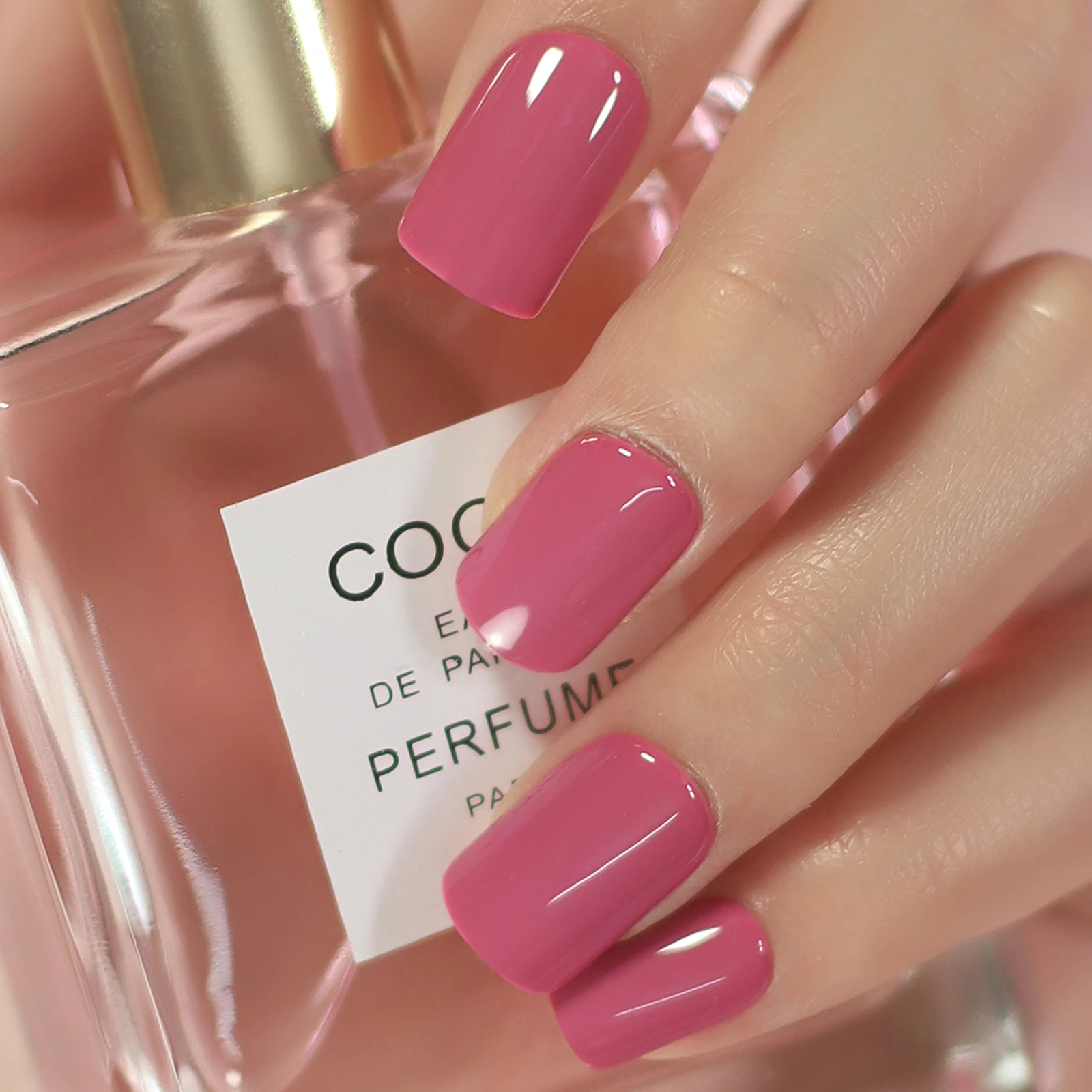 Reuseable Fake Nails High Light Shiny Gelnails Rose Pink Square Short Ladies Fingernails Manicure Art Tips 24