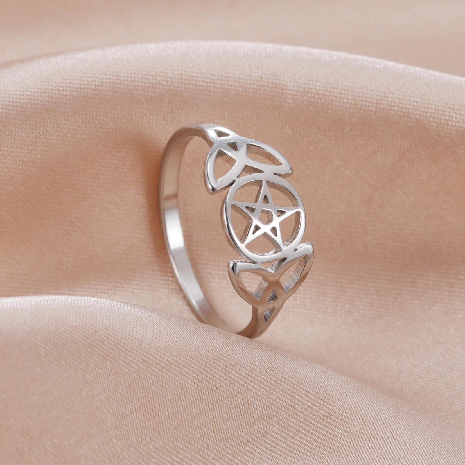 Skyrim Pentagram Love Irish Knot Rings Stainless Steel Supernatural Triquetra Wicca Amulet Religious Finger Ring for Women Gift