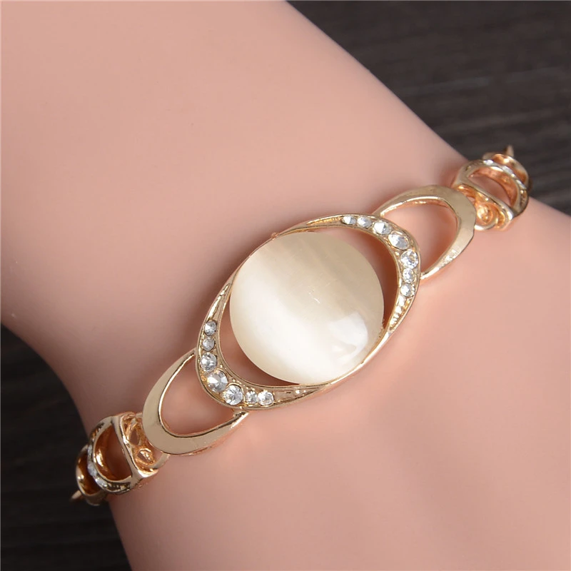 MINHIN Delicate Little Flowers Ornament Chain Bracelet For Girl Charming Banquet Accessory Women's Elegant Jewelry