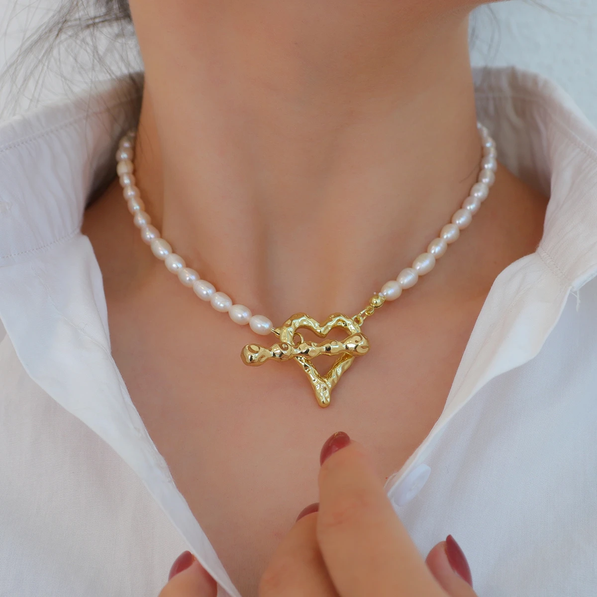 Amorcome Elegant Baroque Natural Freshwater Pearl Necklace Boho Copper Alloy Heart Pendant Necklaces Women's Collar Jewelry Gift